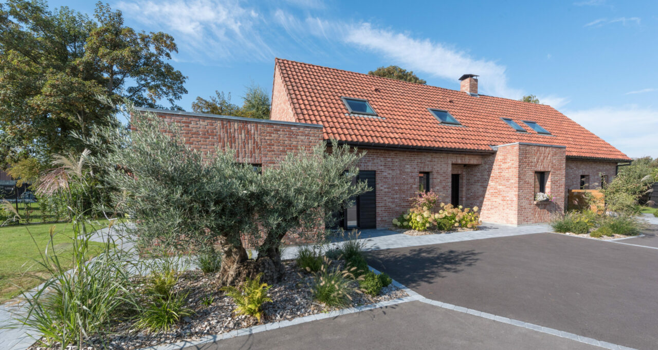 Entrée de garage enrobé Delefortrie Paysages